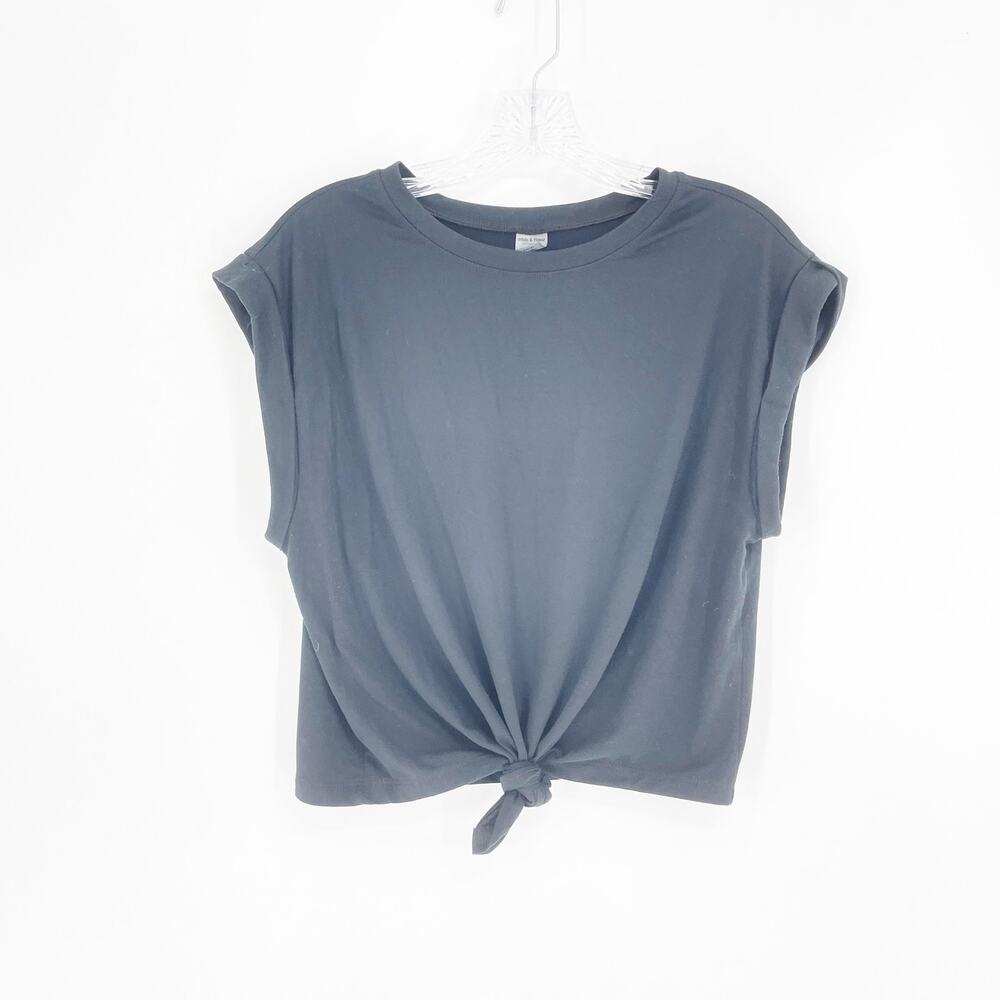 Ebb & Flow Athleisure Tie Front Top Size Medium